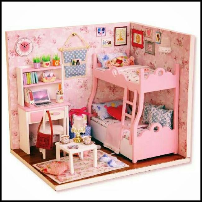 Mainan Miniatur Rumah Boneka