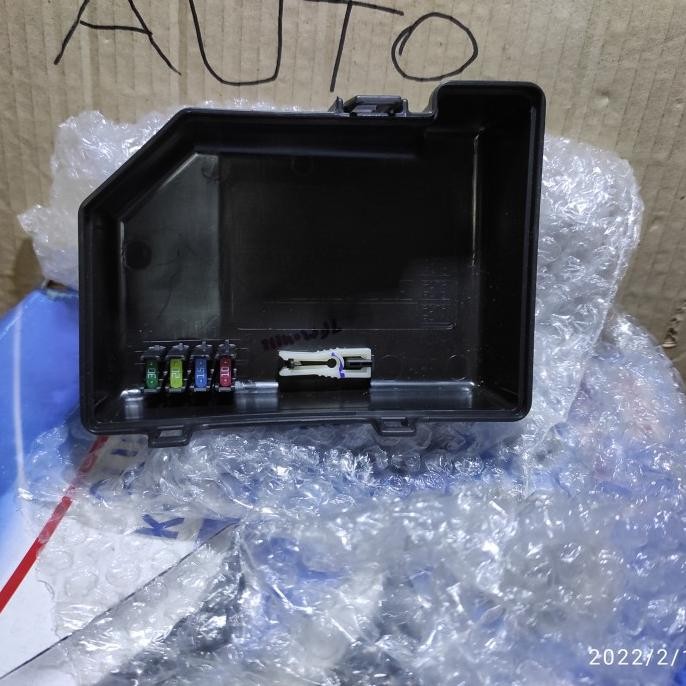 Cover atau Tutup Box Sekring Swift Lama dan New Splash Original Suzuki