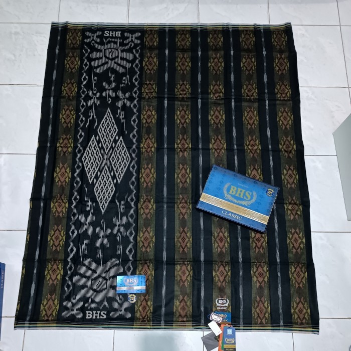 kain sarung bhs classic hitamp