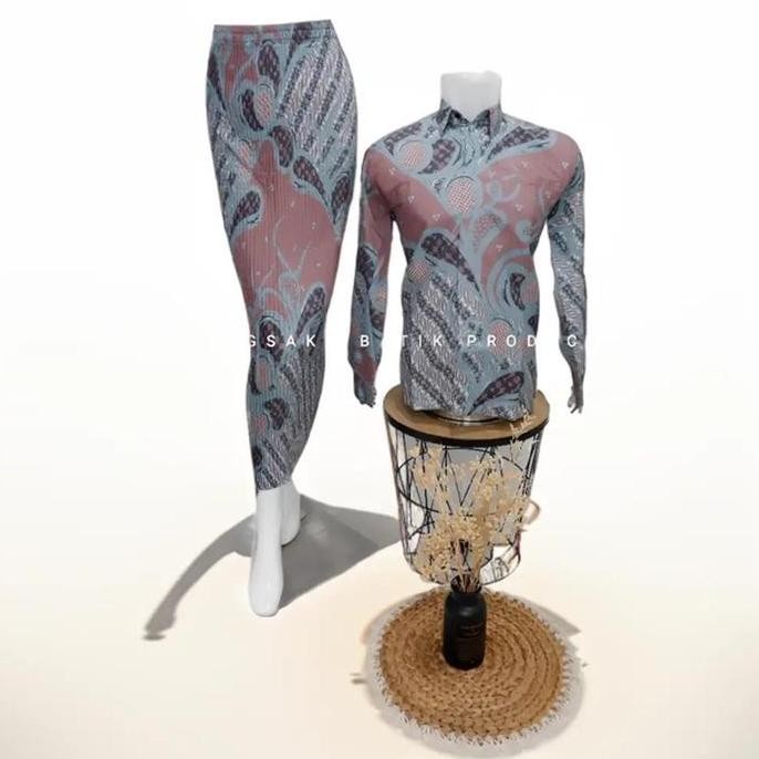 Best Sales Baju Couple Batik Nusantara - Kemeja Dan Rok Plisket Batik - Batik Lengan Panjang Berfuri