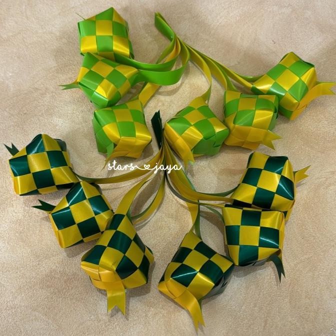 

{{{{}}] Hiasan Ketupat Besar, Ketupat Pita Hias, Hiasan Hari Raya