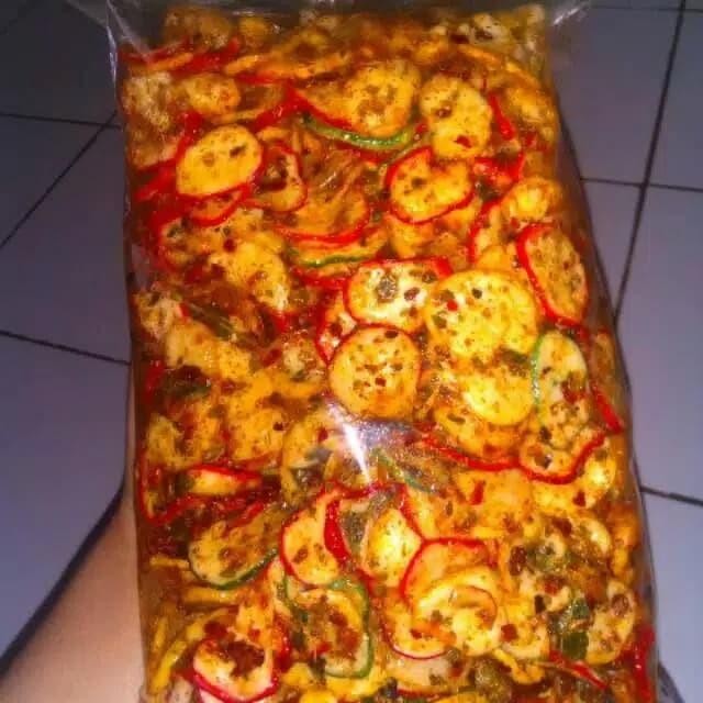 

TERUJI Keripik Seblak Kering Kerupuk bawang bantat bulat Pedas & Pedas Extra sebring cikruh daun