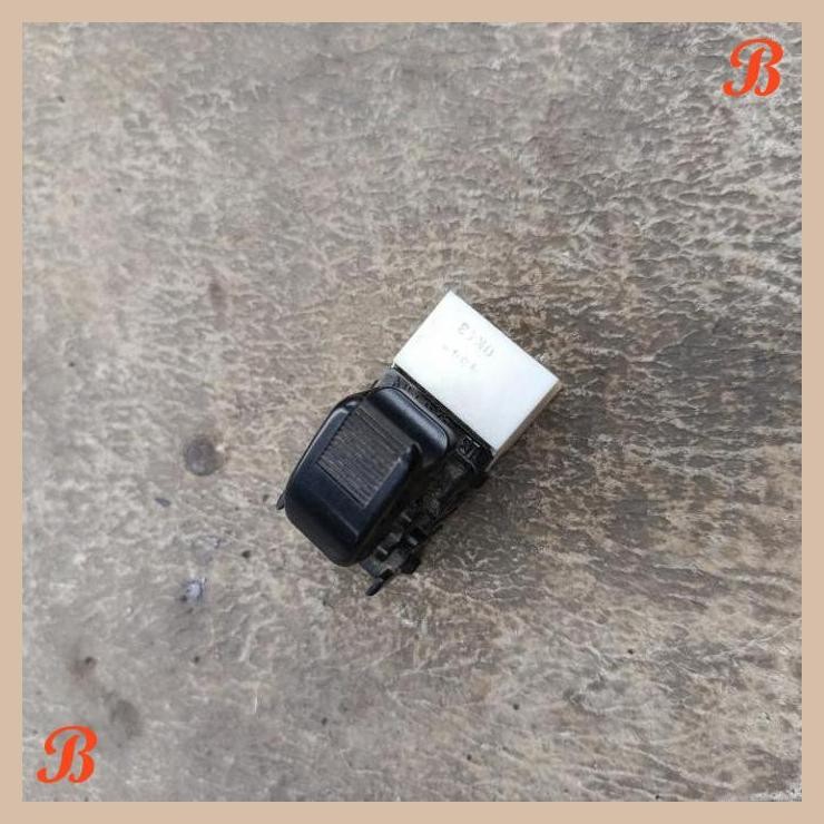 | SMB | SWITCH SAKLAR TOMBOL POWER WINDOW KACA PINTU PENUMPANG AVANZA XENIA LAMA ORIGINAL COPOTAN