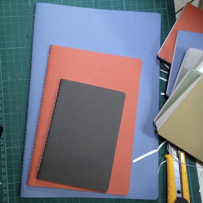 

buku | notebook | polos | A4 | jahit | custom | kado | handmade | unik