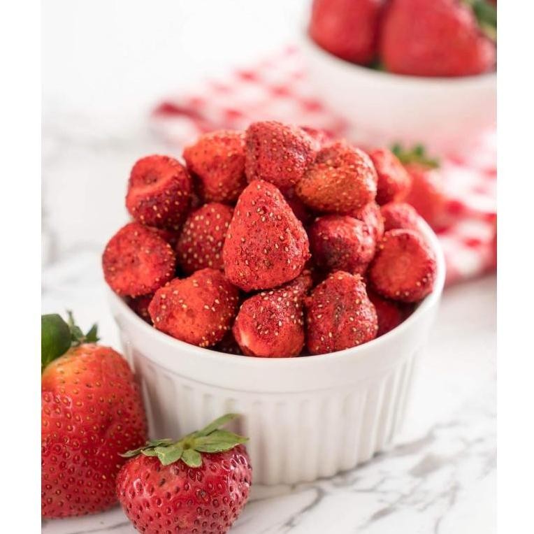 

we-53 LAGI VIRAL !!! Freeze Dried Whole Strawberry Diced Crisp Strawberry Kering Utuh Krispi Hemat