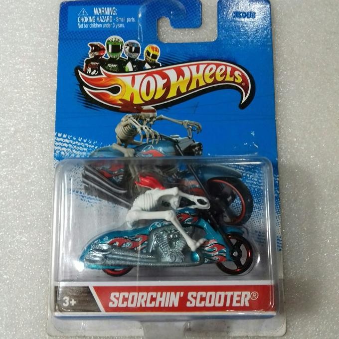 Hot Wheels Scorchin Scooter. Motor Cycles With Action Figure. Antik.