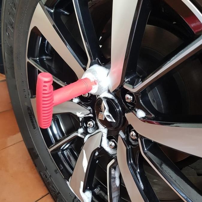 Lug Nut atau Wheel Nut Cleaning Brush TERBAIK