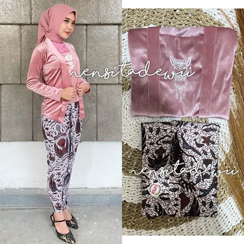 Diskon [1 Set, Rosegold] Kebaya Kutubaru + Jarik Wiru Instan / Motif Uwer Garuda Murah