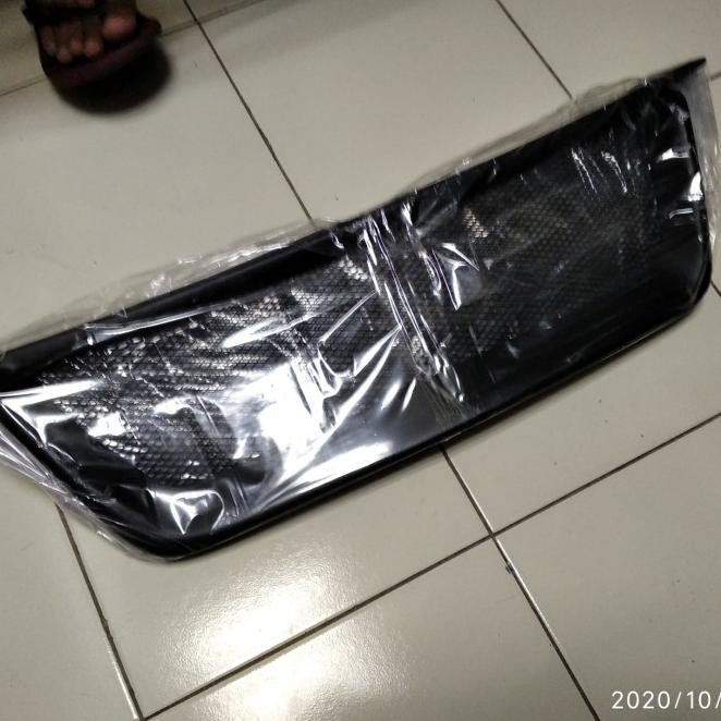 Grill Nissan Xtrail T30 2004-2007