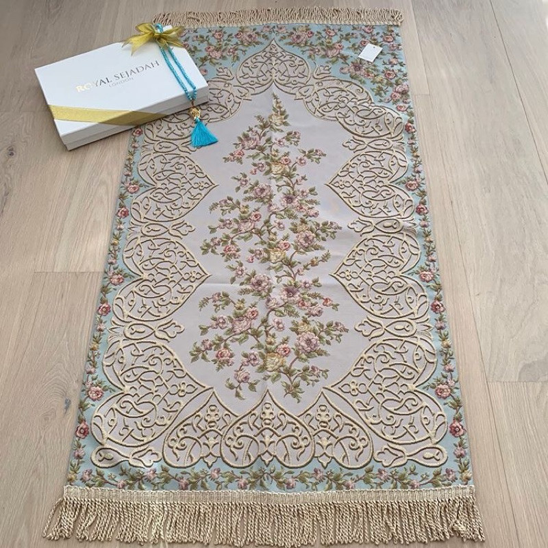 ROYAL SEJADAH LONDON LUXURY PRAYER MAT KINZA BABY BLUE SAJADAH MEWAH SAJADAH SULTAN SAJADAH GOLD PIN