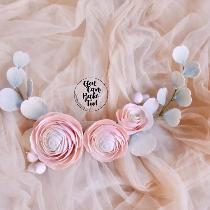 

Promo Rannuculus & Eucalyptus Gumpaste Flower Bouquet