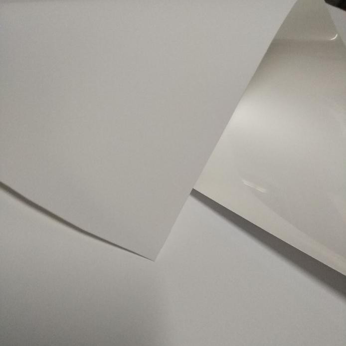 

Kertas Sticker Vinyl Matte 150 GSM A4 isi 20 Lembar Waterproof murah