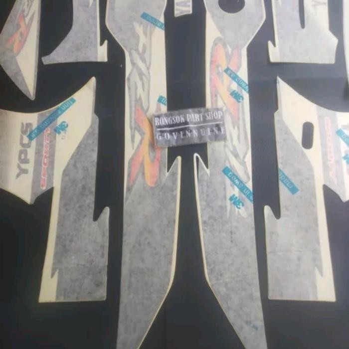 Striping Stiker Sticker Lis Fizr F1Zr Fiz R 2002 Hitam Putih Original Original Dan Terpercaya