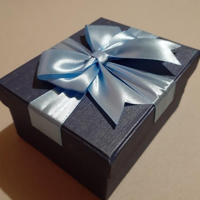 

GIFT BOX NAVY KOTAK KADO SPESIAL HADIAH ULANG TAHUN murah