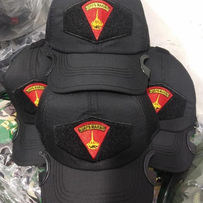 TOPI HITAM KAIN JARING MOTIF COWAK LOGO BORDIL SEGITIGA KORPS MARINIR