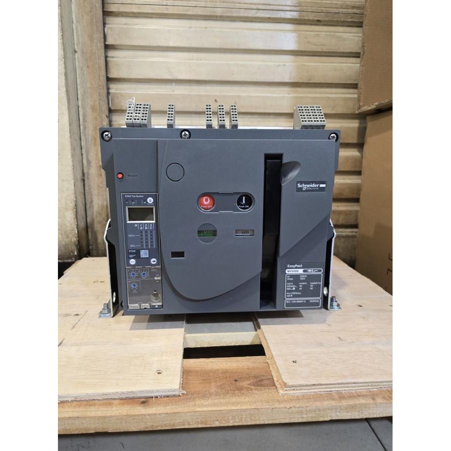 Acb Schneider Mvs10N 1000A 3P Komplit Motorized ,Uvt Dan Auxliarry Acb Mvs10N3Mf2A 3P 1000A 50Ka New