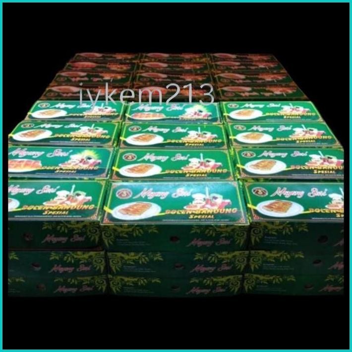 

BOLEN PISANG MAYANGSARI KHAS BANDUNG. ENAK, FRESH FROM THE OVEN DAN MURAH.