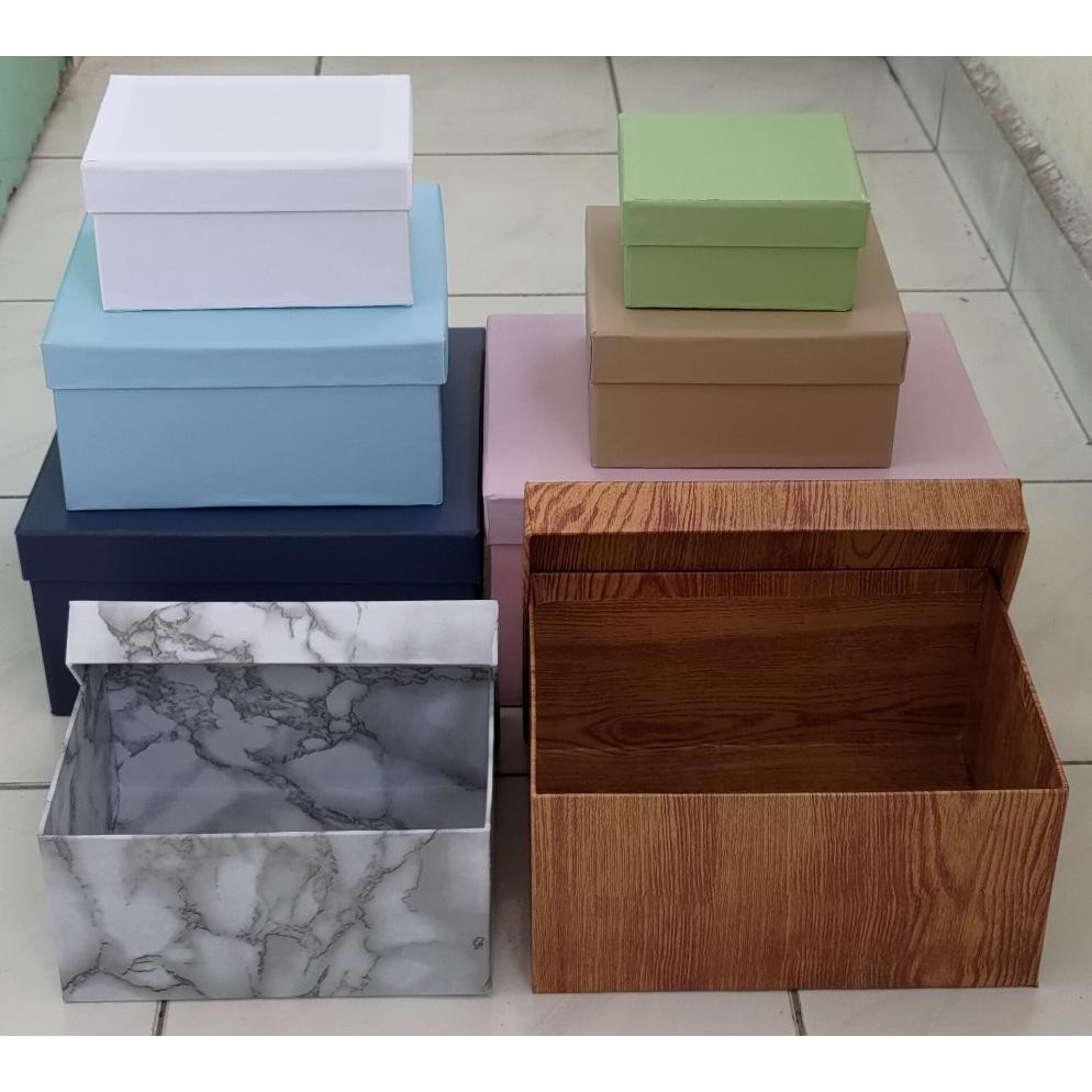

Gift Box Size L Persegi 28x28x14cm / Kotak Kado / Bloom Box / Box Hampers