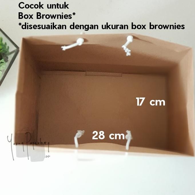 

Murah Meriah Paperbag / Tas Kertas / Paper Bag Polos Kraft Panjang Brownies 28 X 17 X 20 (1 Pc)