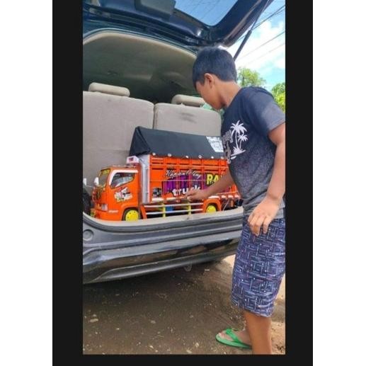 Miniatur truk oleng,truk oleng,mobil oleng,miniatur truk kayu