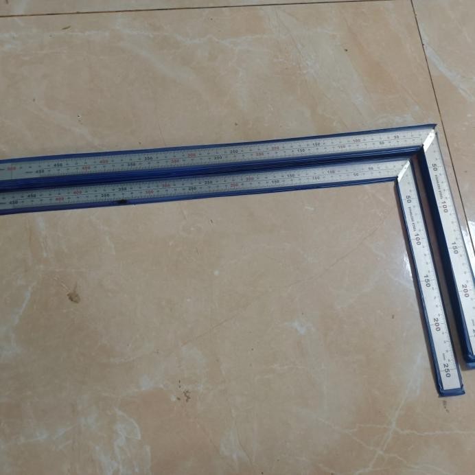 

Carpenter Try Square Penggaris Siku 500 x 250 x 2.0 Mm murah