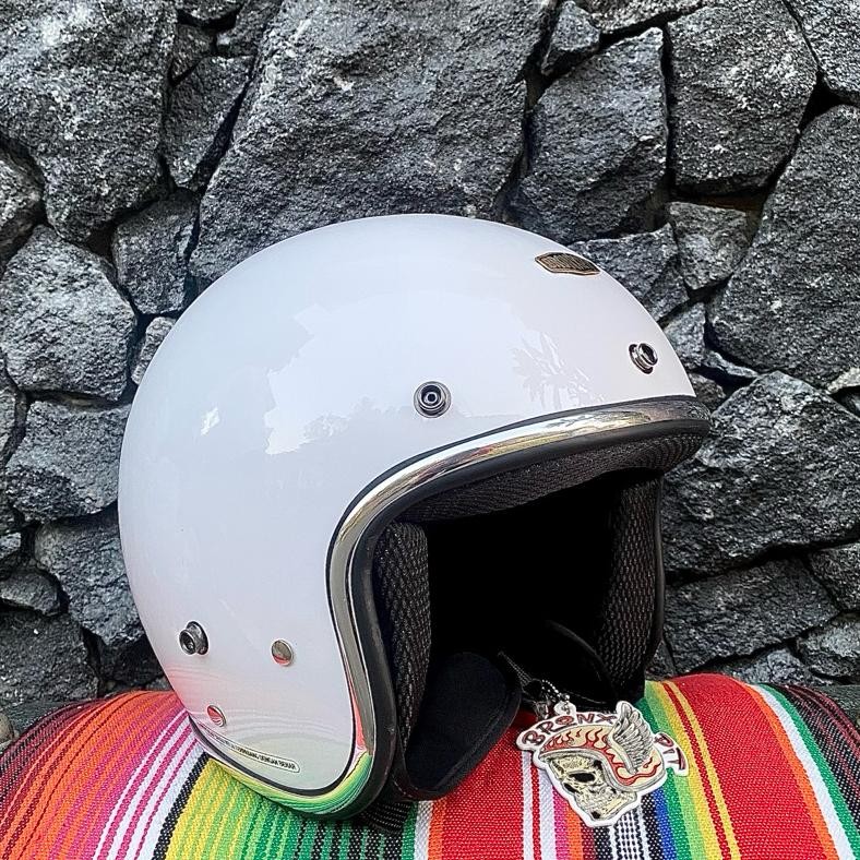 Helm Bogo Premium Lis Chrome