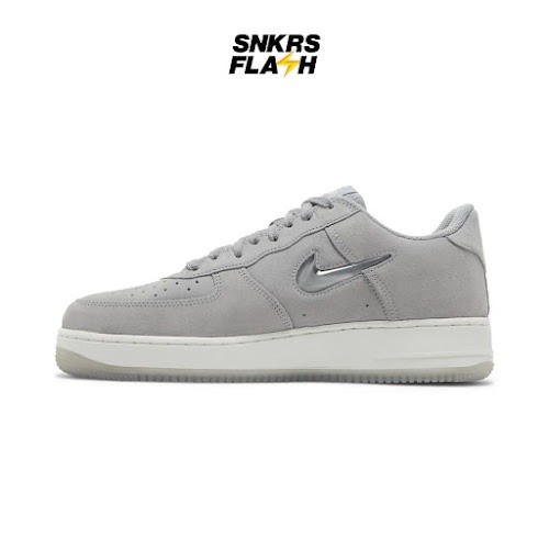 NIKE Air Force 1 Colour Of The Month Light Smoke Grey Sepatu Sneakers Unisex - DV0785003 - Size 38.5