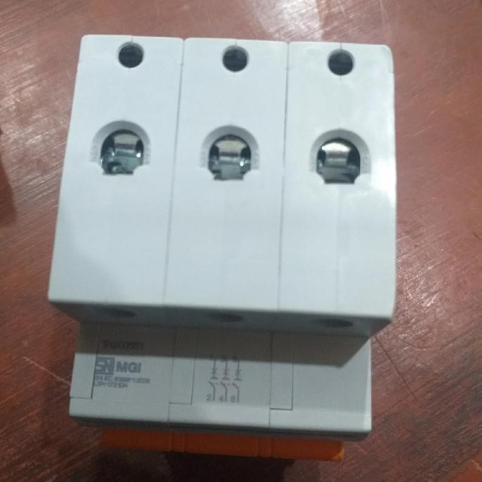 Spesial Mcb 3Phase 25A Schneider Domae 4,5Ka