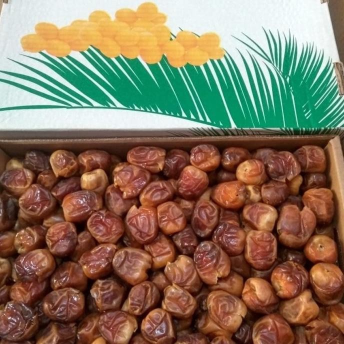 

Sale Kurma Sukari / Sukkari Korma Basah /Sukkari 3 Kg Al - Qassim