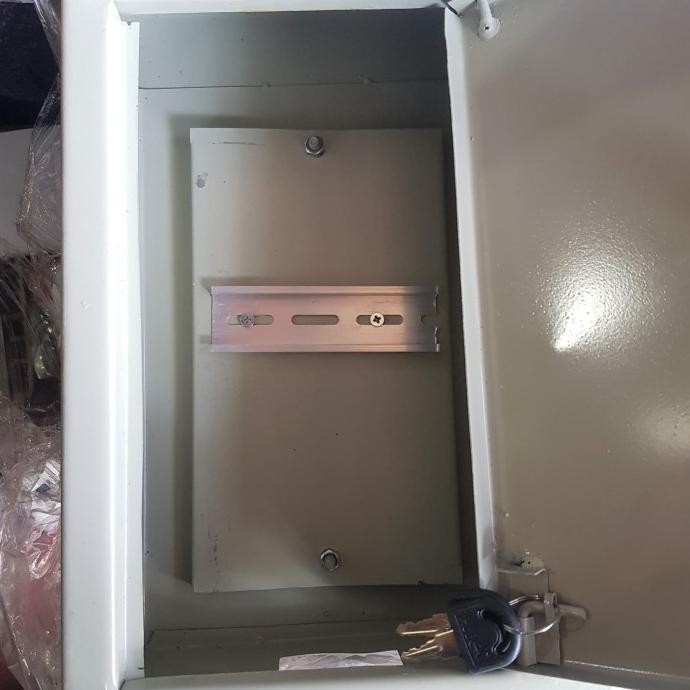 Terjangkau Box Panel 20X30 Outdoor + Rel Mcb / Box Panel 20 X 30 Topi + Rel Mcb