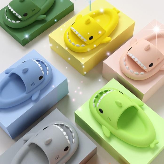 Terlaris Komin Sandal Hiu Anak Laki Laki Sandal Baby Shark Cartoon Sandal Lucu