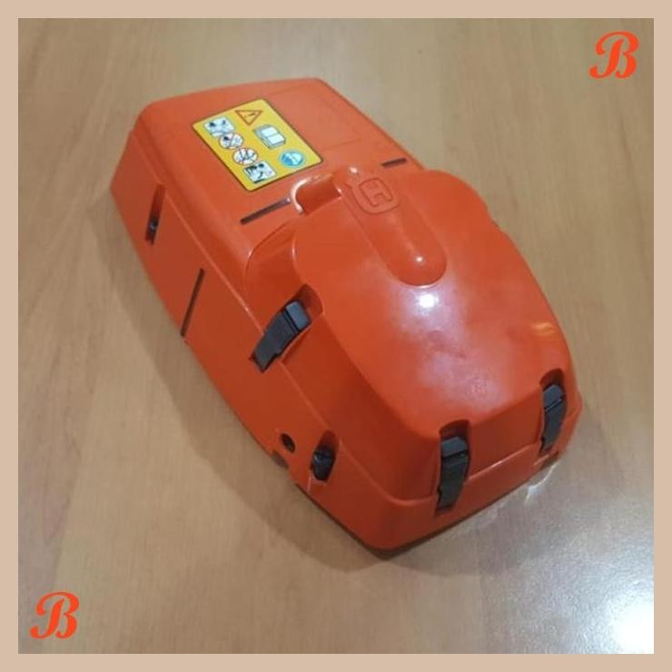 [JRB] ENGINE COVER TUTUP MESIN ATAS 390XP 390 XP HUSQVARNA ORIGINAL