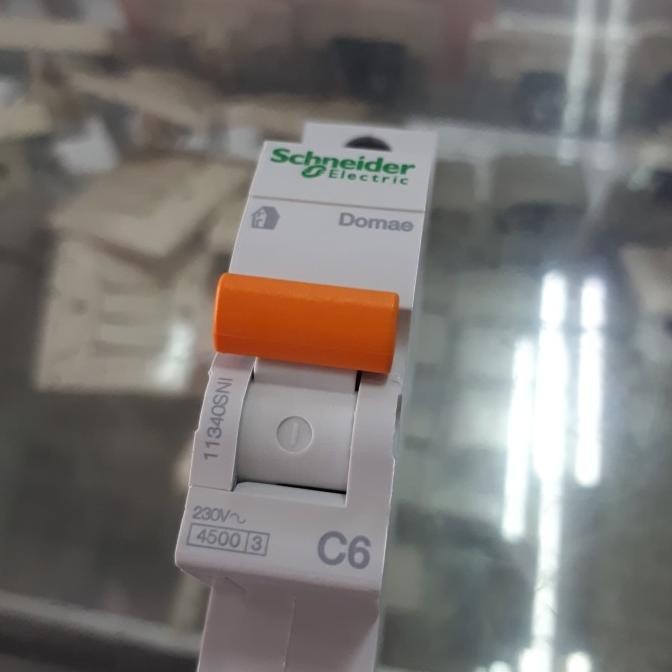 Terjangkau Mcb 25A Schneider Merlin Gerin