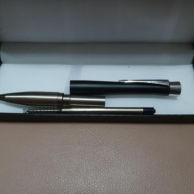 

Tersedia Pulpen Si Eksklusif Parker Urban Ballpoint Klip Silver Inc Grafir