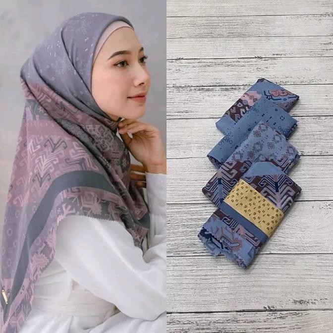 Diskon HIJAB SEGI EMPAT VOAL MOTIF BOHEMIAN BLUE SKY