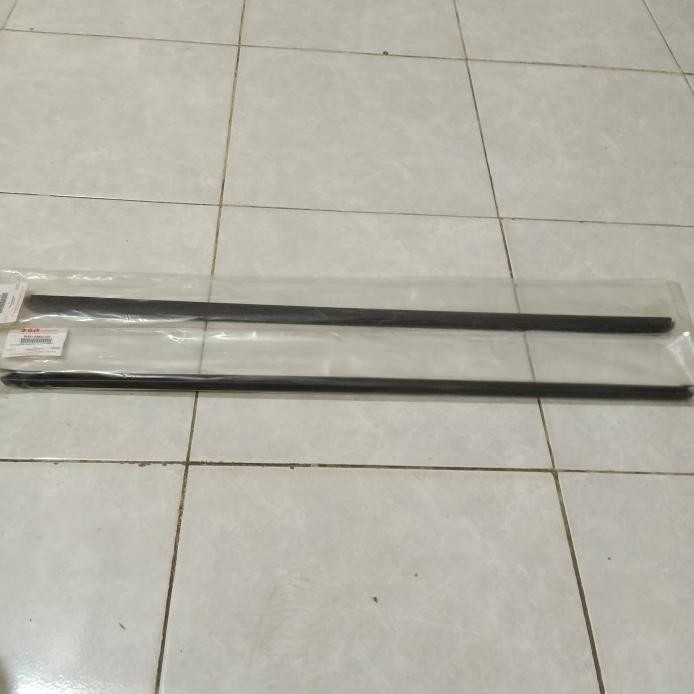 Pelipit Plipit Kaca Pintu Dalam Suzuki New Carry Tayo Original SGP Kaca Film Mobil