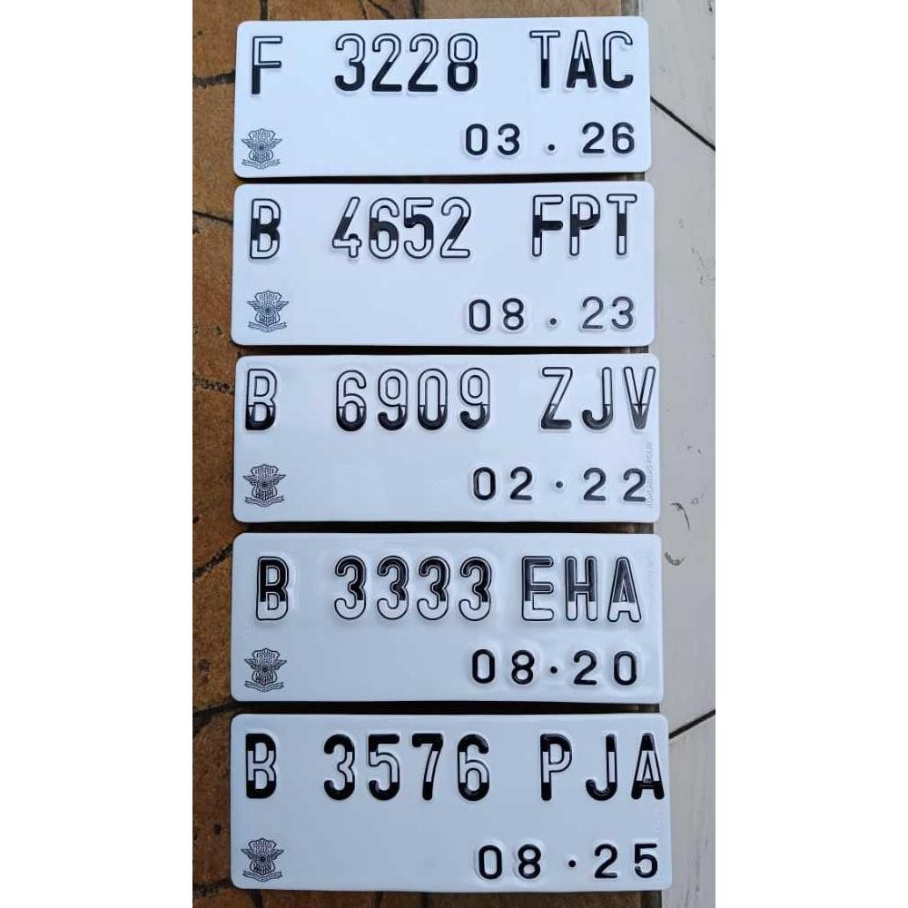 Plat motor baut tanam putih angka font variasi