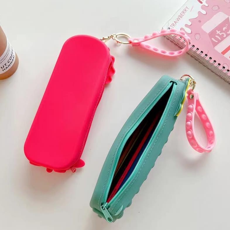 

Paling Murah!!! Oy58 Bahan Tebal dan Free Lampu LED - Pencil Case Pop It PX 770 Tempat Pensil Pop It Lucu - Tempat Pensil Silikon Karakter Pop It - Tempat Pensil Anak - Kotak Pensil Anak Lucu - Tempat Pensil - Pencil Case - Tempat Pensil Lucu Imut - Pop