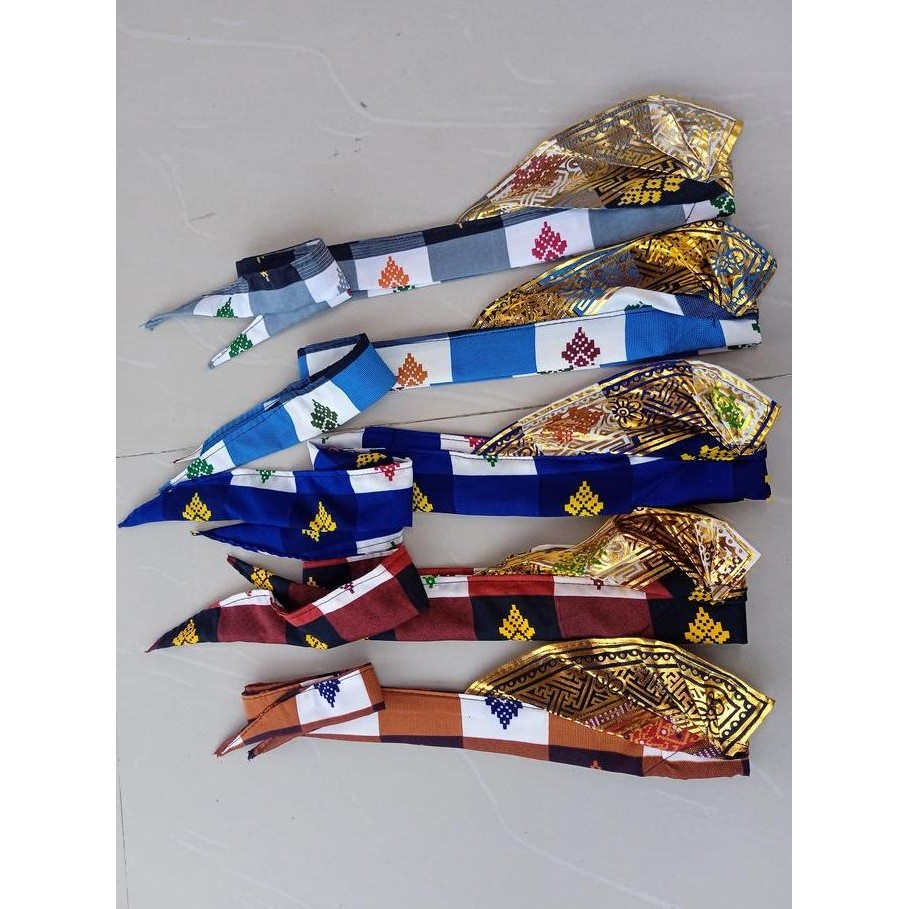 Kualitas terbaik] Udeng Ikat Setengah Jadi Motif Kotak Kotak Souvenir Hiasan Kepala Bali Abu Biru