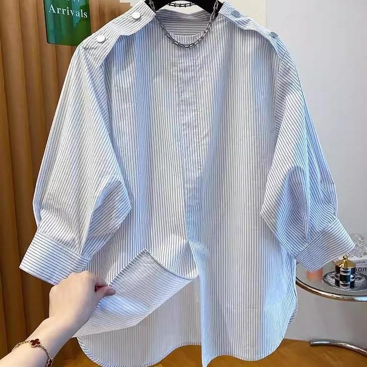Kemeja Wanita Bergaris Vertikal Biru Muda Fashion Tinggi
