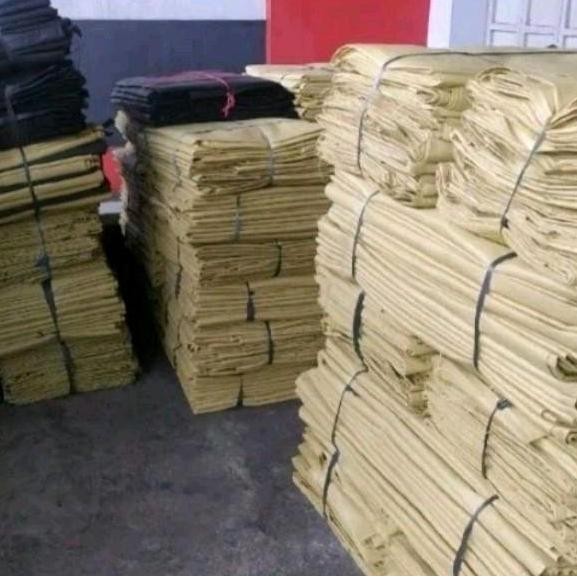 

Terlaris Terpal Kuning 4 X 6 Meter Bisa Untuk Jemur Padi Rempah Tutup Barang Alas Tikar Kolam Tenda Dan Lain.Nya