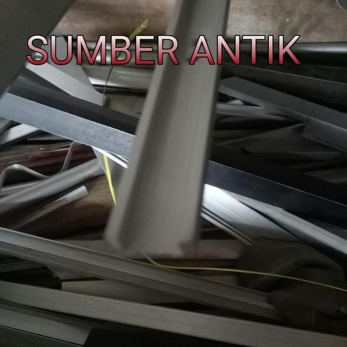 Terlaris REL U SHOWCASE ETALASE ALUMINIUM SALE