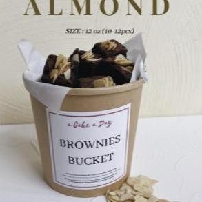 

Brownies Panggang Bucket a Cake a Day 12oz ALMOND