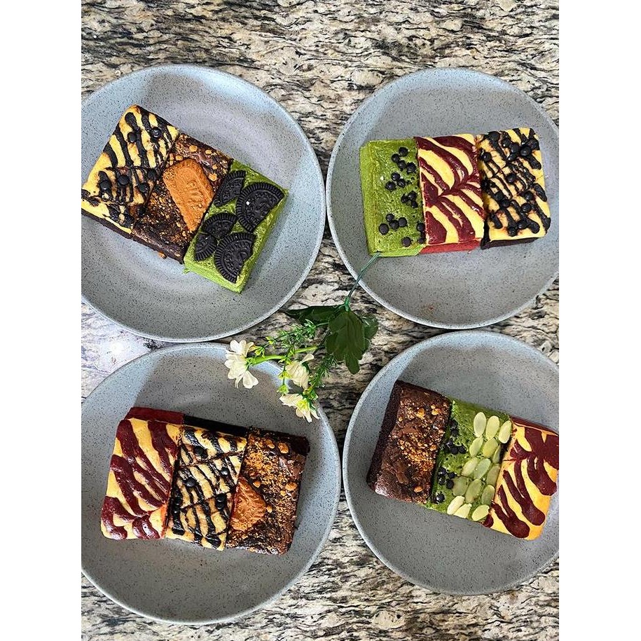 

Brownies Bella Semi Melted Personal Size Mix 3 Varian Matcha Cokelat Red Velvet Chococheese Food Frozen Makanan