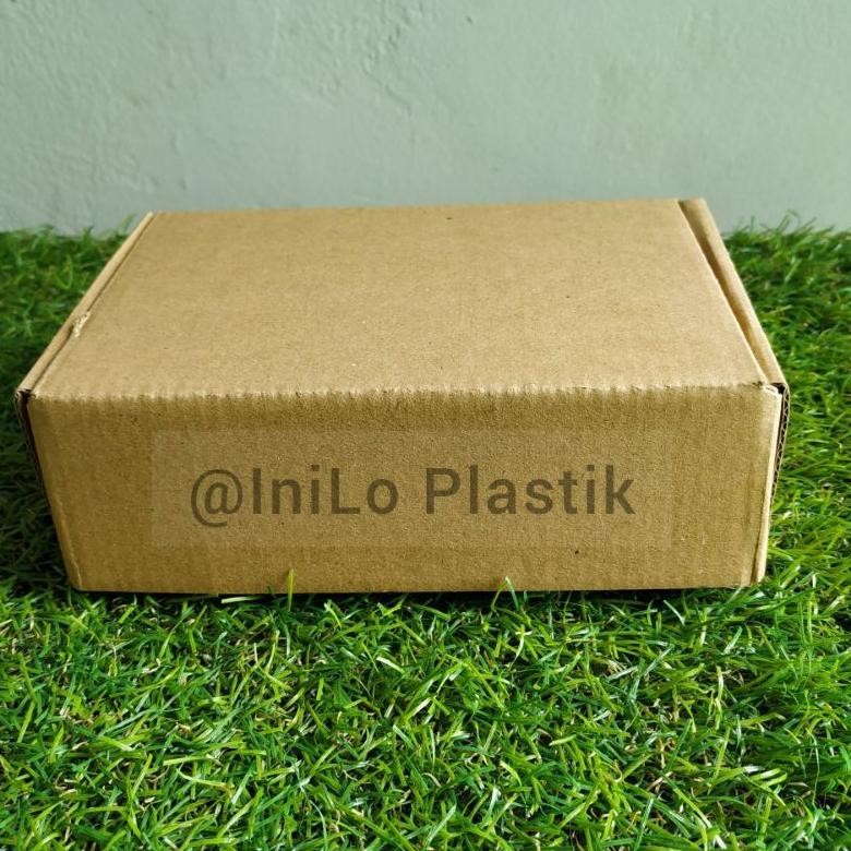 

Buruan Beli Yui-7 @10Pcs Box Brownies / Box Coklat / Dus Die Cut 10X15X5 Hemat