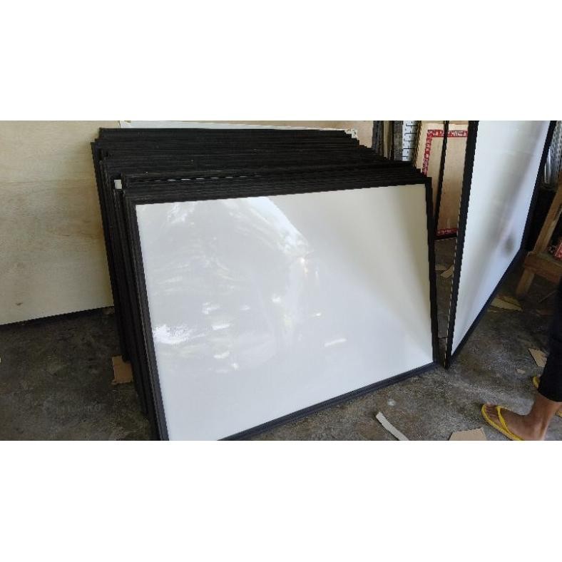 

papan tulis besar 120 x 80 cm. papan tulis putih. whiteboard. lengkap bingkai dan gantungan. papan tulis sekolah. papan tulis ready stok. papan tulis kelas