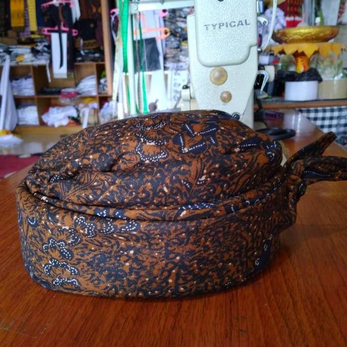 UDENG BLANGKON BALI BATIK HALUS 678