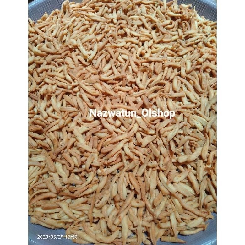 

Ready Kue Bawang Gunting Khas Padang 500 Gr { 1/2 Kg }