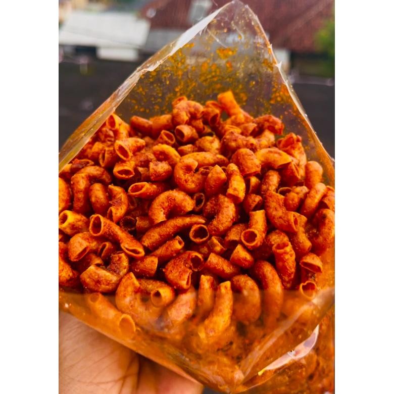

1 KG Makaroni Cikruh Pedas Daun Jeruk Makroni Kiloan Extra Pedas Kriuk Khas Tasikmalaya