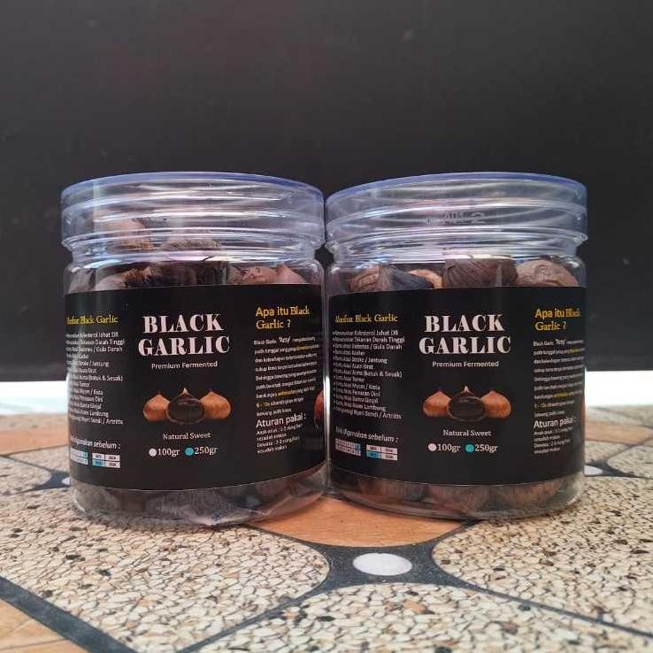 

Bawang Hitam Paket 2 Botol / Paket 2 Botol Black garlic Premium Kemasan 250gr